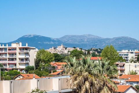 Perfectly situated in the coveted coastal district, nestled between Le Cros de Cagnes and the Hippodrome, this stunning 4-bedroom penthouse (with potential for 5 bedrooms) boasts expansive terraces and captivating views of the sea and village.Located...