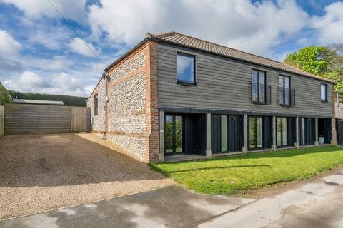 This converted granary is full of character and wonderfully light and bright. The high specification, quality and craftsmanship is evident throughout, while the combination of rural charm and sleek contemporary lines is a real winner. Outside, the te...