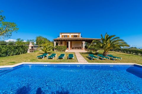 This beautiful villa is located in the rural area of Maria de la Salud, in the interior of Mallorca, surrounded by vineyards and a typical Mediterranean landscape without the hustle and bustle of the tourist areas. It is located on a small hill that ...