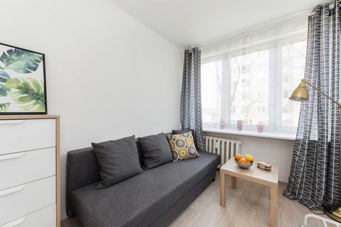 Apartament dwupokojowy z częścią sypialnianą na Mokotowie Apartament dwupokojowy na warszawskim Mokotowie o powierzchni 40 m² jest przystosowany dla sześciu osób. W mieszkaniu znajduje się niezbędne wyposażenie, które ułatwi Twój pobyt oraz zapewni r...