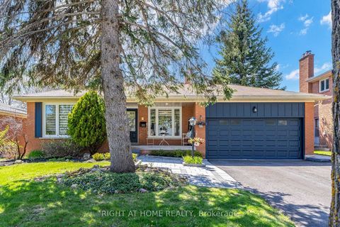 In the heart of Markham, a home rarely offered on the ravine side of the street. Feels like you are at the cottage everyday as you sit in your backyard surrounded by trees and nature. Fully renovated from top to bottom in 2022, with a sunroom additio...