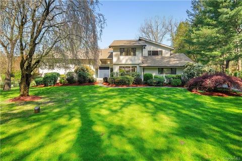 Welcome to this meticulously maintained contemporary home, nestled on prestigious Round Hill Road in Armonk. Experience the epitome of suburban bliss with an opportunity to join the Windmill Club, offering a plethora of amenities including a swimming...