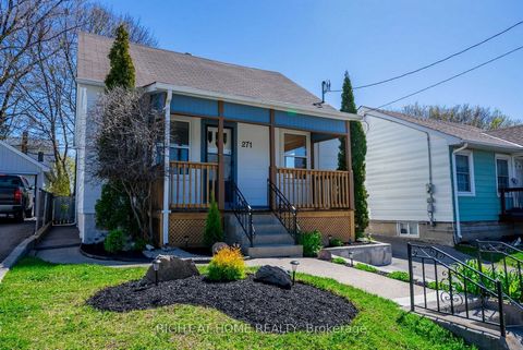 Charming Duplex In The Heart Of Oshawa! Attention Investors, First Time Buyers & Downsizers-Opportunity Is Knocking!! Welcome To 271 Drew St. A Meticulously Maintained & Cared For 2 Unit Property, Great Location & Completely Turn Key. Bright & Spacio...