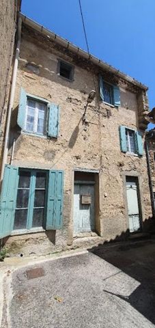 EXCLUSIVITY- PROPRIETES-PRIVEES.COM - Benjamin Cadiou ... Located in the pretty picturesque village of Greffeil, halfway between Carcassonne and Limoux, this village house with old-fashioned charm, is just waiting for you to get a makeover from floor...