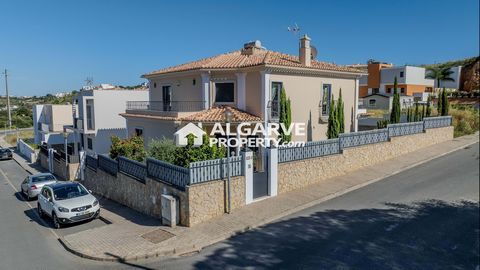 Located in Albufeira. Charming four bedroom villa, extremely well maintained since its construction in 2012, located close to Albufeira Marina and Praia da Galé. 432 sq.m. plot with 298 sq.m. of built area. The property comprises on the ground floor ...