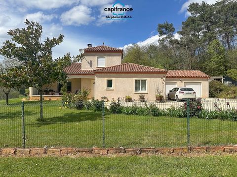 Dpt Lot et Garonne (47), à vendre FUMEL maison P5 de 140 m² - Terrain de 3 747,00 m² - Plain pied