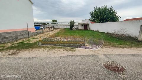 Land in Marinhais (M611) Plot of urban land in the beautiful Village of Marinhais. This land has a total area of 457m2 and gross deployment area of 280m2. The land is very well situated, where you will find: Public Services Pharmacy Library Schools C...