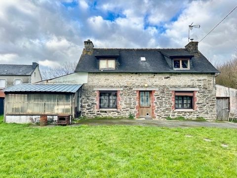 EXCLUSIVITÉ - LONGÈRE À RENOVER - POULLAOUEN - AVEC JARDIN - Maison en pierre avec un beau jardin, dans un lieu dit calme et ou il fait bon vivre. La maison se compose de: Au rez-de-chaussée: - Une buanderie - Un atelier - Une cuisine - Un salon - Un...