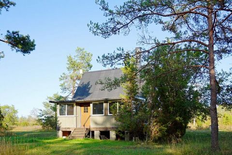 This unique holiday home is located in the north of Gotland. The island is well known for it's beauty and unique flora, with it's characteristic rocks covered in blueweed and lichen. The house is set in a peaceful, secluded location, just a few kilom...