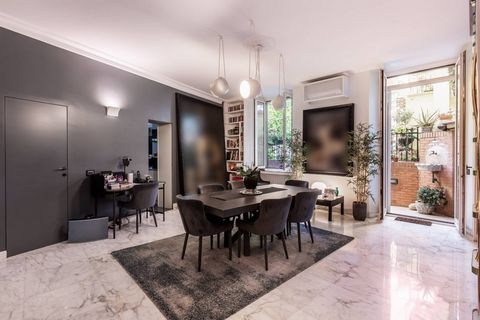 In one of the most fascinating and historic streets in the center of Rome, Via degli Artisti, stands a period building that houses a unique treasure: this residence represents a perfect fusion of history and charm. Strategically positioned between vi...