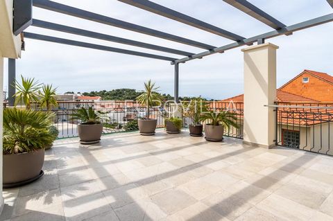 HVAR, C3/S4 - apartment on the second floor, gross floor area 93.38 m2. It consists of two bedrooms, an entrance hall, a kitchen, a dining room and an open floor plan living room, two bathrooms and a toilet, a closed area of 86.67 m2 and a terrace an...