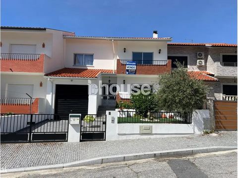 4 bedroom villa in Valpaços, located in urban expansion, in one of the most privileged areas of the city. An appropriate place for those who appreciate peace and tranquility, while being close to all kinds of goods and services. Property consisting o...