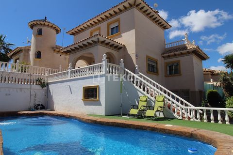 4 Bedroom Spacious Detached House with Private Pool in La Zenia Spain Presenting an extensive detached house with an exclusive pool in Costa Blanca's picturesque La Zenia region. This sought-after house is ideally located in a lively tourist resort, ...