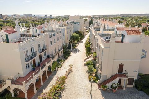 Located in Loulé. Explore comfort and leisure in Vilamoura in this charming 3-bedroom duplex apartment, located on the 1st floor. With a spacious private terrace, 2 bathrooms, and 1 WC, complete with a barbecue and views of the golf course, access to...