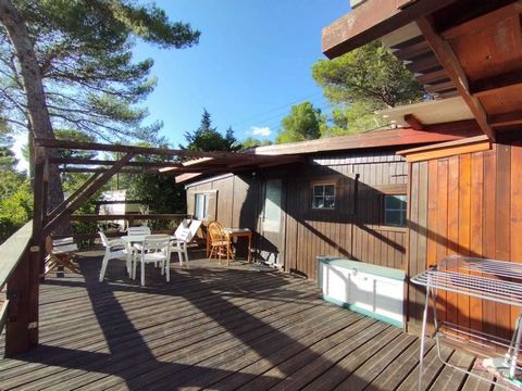 Mobil-home et chalet sur terrain de loisir au Castellet