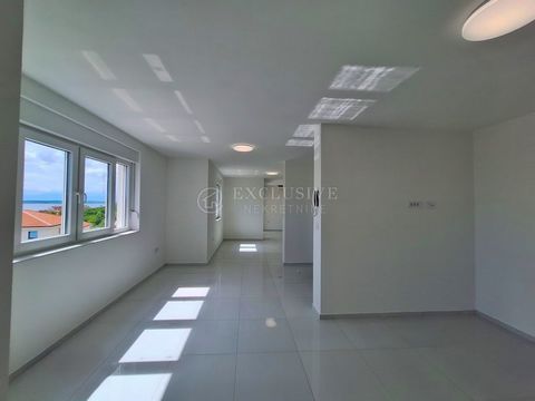 Location: Primorsko-goranska županija, Crikvenica, Crikvenica. ID CODE: 2204 Sunčana Žmarić Agent s licencom Mob: +385 (0) 95 711 7086 Tel: +385 (0) 51 498 068 E-mail: suncana@exclusive-nekretnine.hr www.exclusive-nekretnine.hr