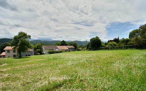 !!! Exclusivité Capifrance !!! à St Gaudens en retrait de l'Avenue Fr. Mitterrand, dans un quartier résidentiel, à 2 pas du Lycée Bagatelle, commodités et Centre ville, Terrain dominant de 1470m2, Branchements Eau, Electricité et Tout à l'Egout réali...