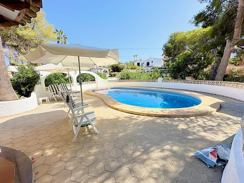 If you identify with the Mediterranean style, you will love this house from the 80s. With a clear Mediterranean character, it offers a warm and welcoming atmosphere that will make you feel at home from the first moment. On the ground floor, you will ...