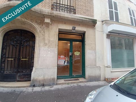 Boutique/Bureau située Rue du Val de Grâce avec une surface de 9m². Vitrine sur rue. Libre de toute occupation a été loué 880€. Le bien comprend 1 lot, et il est situé dans une copropriété de 40 lots (les charges courantes annuelles moyennes de copro...