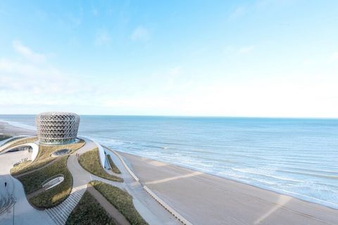 Deze moderne residentie biedt ruime appartementen met adembenemend uitzicht op de zee en het strand, waardoor het een ideale plek is voor een ontspannend uitje. De woonkamer is ruim en biedt voldoende ruimte om te ontspannen terwijl u geniet van de p...