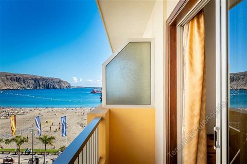 Op slechts enkele meters van het strand in Los Cristianos, een origineel appartement met 3 slaapkamers, te koop voor 359.950 € EXCLUSIEF bij Andy Ward - Tenerife Makelaars! Op slechts enkele meters van het strand in Los Cristianos is dit appartement ...