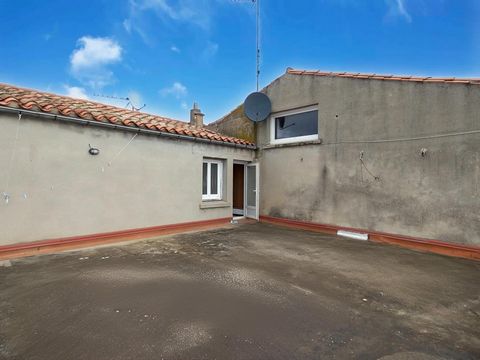 Maisons de village avec toit terrasse libre d'occupation et appartement plain pied indépendant actuellement loué