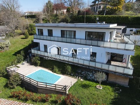 Maison contemporaine de 7 pièces de 240m2 avec piscine
