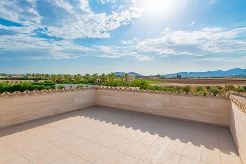 Los exteriores de la casa son fabulosos. Para las cenas en el jardín dispone de una barbacoa y un porche con mesa y sillas. Dése un chapuzón en la piscina, de 11 metros de diámetro, una profundidad mínima de 0.9 m y una profundidad máxima de 1.5 m, o...