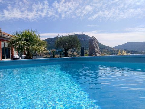 MAISON CONTEMPORAINE- PISCINE -VUE IMPRENABLE- MILLAU