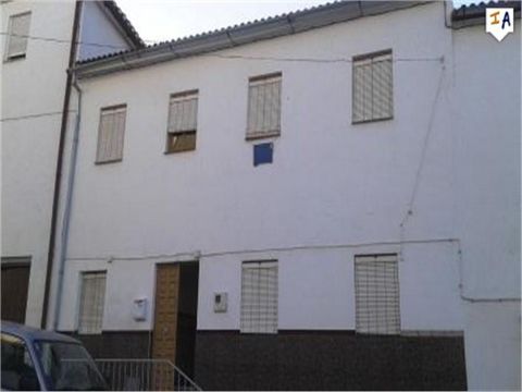 Large spacious 4 bedroom townhouse with a generous plot of 370m2, located in the heart of the popular town of Villanueva de Algaidas, in the Malaga province of Andalucia, Spain, close to all the local shops and amenities. Inside, the property offers ...