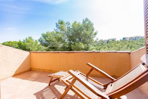 Semi-detached house to reform in Cas Catalá, just 10 minutes by car from Palma. The beach is a 5-minute walk away, as well as the Bendinat golf course and the Puerto Portals marina in the immediate vicinity. The house is ideal for families given its ...