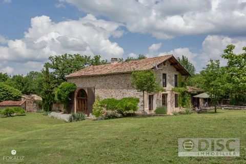 This magnificent property is located approximately 10 minutes from Saint Antonin Noble Val in a beautiful and quiet location. The property consists of a very spacious main house with 5 bedrooms, a fully independent guest house, a swimming pool and a ...