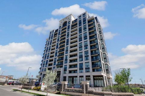 Location Location Location!! Absolutely Stunning 2 Bed+ A Den PENTHOUSE!! This Bright And Spacious Penthouse Is Freshly Renovated With 11' Ceilings. Beautiful Views. High End Plank Flooring Spectacular Washrooms. Huge Primary Bedroom With Walk-In Clo...