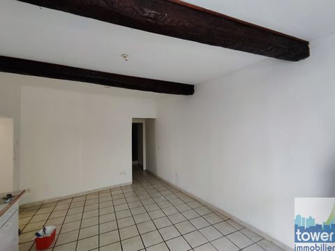 Ideal investor apartment T2 of 42m2 sold free. 1 Bedroom, shower room, WC, kitchen open to living/dining room. With added volumes, beams and air conditioning. 5 min from Narbonne To visit. THE PROPERTY COMPRISES 1 LOT AND IS LOCATED IN A CONDOMINIUM ...