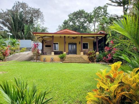 Casa Luz, genesteld op een weelderig groen terrein met dubbele kavels, is een traditioneel huis in Costa Rica in zijn stijl, met een open eet- en loungeruimte in de buitenlucht. Casa Luz is gelegen in een rustige woonwijk op slechts korte afstand van...