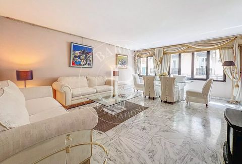 Cannes Banane: this 86m² (926 sq ft) 2-bed apartment on Rue d'Antibes, in the centre of Cannes, requires renovation. It comprises an entrance hall, living room, kitchen, 2 bedrooms opening onto a terrace, a bathroom and a shower room. Fees payable by...