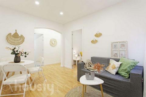 Homy Capital possède cette propriété à Turó de la Peira, Barcelone, dans son portefeuille actif. La propriété de 61m² est située au troisième étage. Il est distribué dans le salon, 3 chambres ; 1 chambre double, 2 chambres simples, cuisine séparée et...