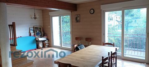 Aubenas (07200) Townhouse with potential useful surface area of 420M² For a living area of approximately 190M². Possibilities of division to create apartments. On the ground floor of part 1 there is an entrance to a large garage. On part 2 there is a...