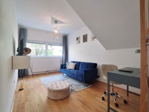 This special accommodation has a style all of its own. It is located in pleasant surroundings and only 7 minutes on foot from the U3 subway line and the express train. In addition, the tram that takes you to the center is only 2 minutes away. The app...