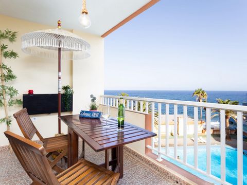 The privileged views of the Atlantic Ocean as well as witnessing an idyllic and spectacular sunrise will make your stay a magical experience. A luxury and modern apartment, fully equipped with all kinds of comforts and in whose interior design and co...
