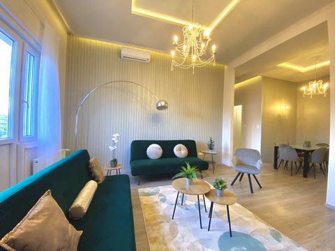 Situated in Budapest, 1.2 km from Gellért Hill and 2.9 km from Hungarian National Museum, Luxury Buda features air-conditioned accommodation with a balcony and free WiFi. Guests staying at this apartment have access to a fully equipped kitchen. The p...