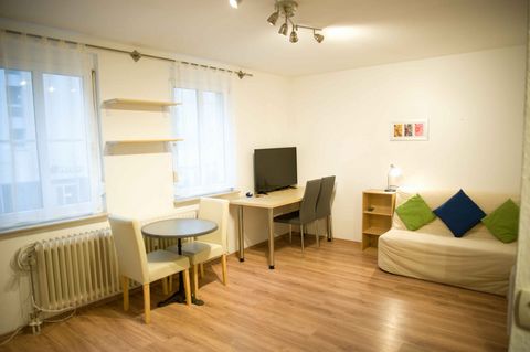 Fully furbished studio of 26m², bathroom with shower, for students or researchers. The flat is situated in the old City of Freiburg im Breisgau, Germany, a few steps to the main railway station and at five minutes walk to the University Library. Laun...