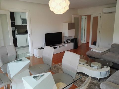 New apartment, with all the necessary conditions for a long stay for relaxation or even business. Outside the center of Lisbon but with easy access to public transport.