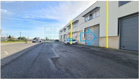 Excellent warehouse with offices, in front of the EN10, in Alverca Consisting of a large warehouse building with a height of up to 9.5 meters. Office Area on Mezzanine with more than 250m2. The warehouse currently has racks that allow the storage of ...