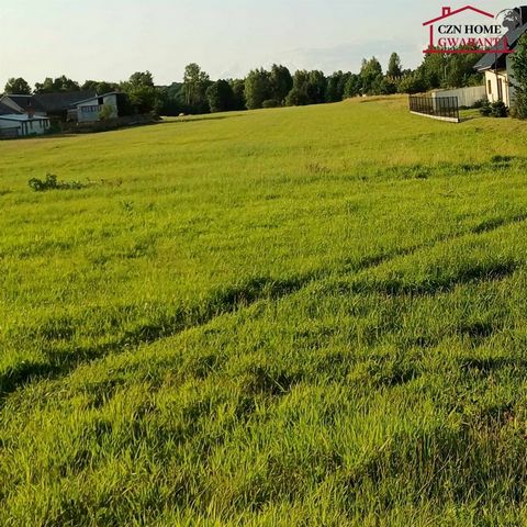 Building plot with utilities. The sale offer includes a building plot with an area of 7100m2 marked with numbers 332 and 333/1 located in Grodzisk, Mrozy commune. The plot is 21m wide and can be built up to 150m deep from the road, which gives us the...
