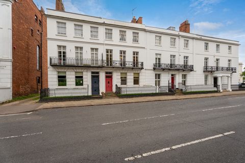 An opportunity to acquire a Grade II Listed Regency townhouse with character throughout. Located on one of Royal Leamington Spas most prestigious addresses. This property provides spacious accommodation arranged over five floors with south facing cou...