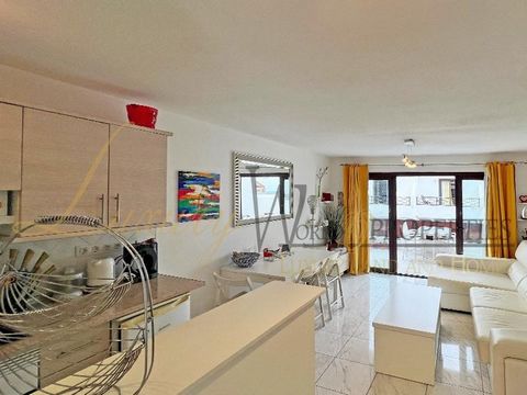 Luxury World Properties is pleased to offer a spacious duplex on the seafront in Costa del Silencio, in the complex Amarilla Bay. It has a living area of 75 m2 and, being a duplex, is divided into 2 floors. On the ground floor, there is the living-di...