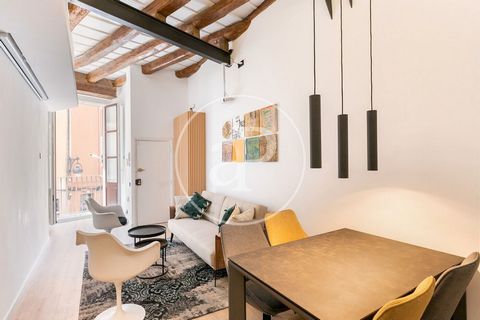 BRAND NEW RENOVATED APARTMENT IN EL BORN In El Born, one of the most emblematic areas of Barcelona, next to Passeig de Lluís Companys and the Arc de Triomphe, we find this magnificent brand new renovated home of 66m2 according to plan. The apartment ...