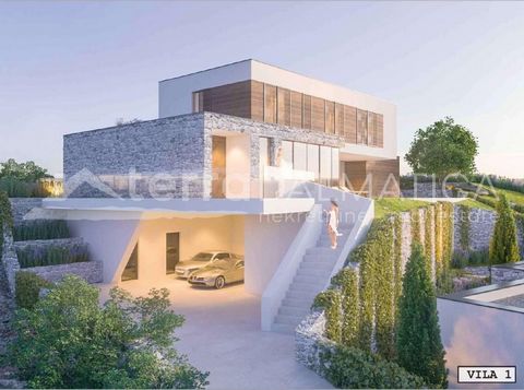 Scopri l'ultimo rifugio costiero in questa magnifica villa con vista panoramica sul mare su tre piani. Il tuo comfort e la tua convenienza sono una priorità in ogni fase del processo. Il seminterrato offre un ampio garage con un comodo spazio di arch...