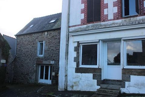 Set of two houses in the town centre located 5 minutes from Quintin and 15 minutes from ST BRIEUC First house consists on the ground floor living room of 37 m², upstairs 2 bedrooms, bathroom, WC in the second attic of 28m² convertible oil heating, do...
